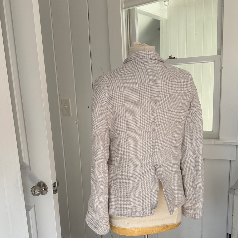 Elegant Beige Checkered Blazer - Picture 4 of 6